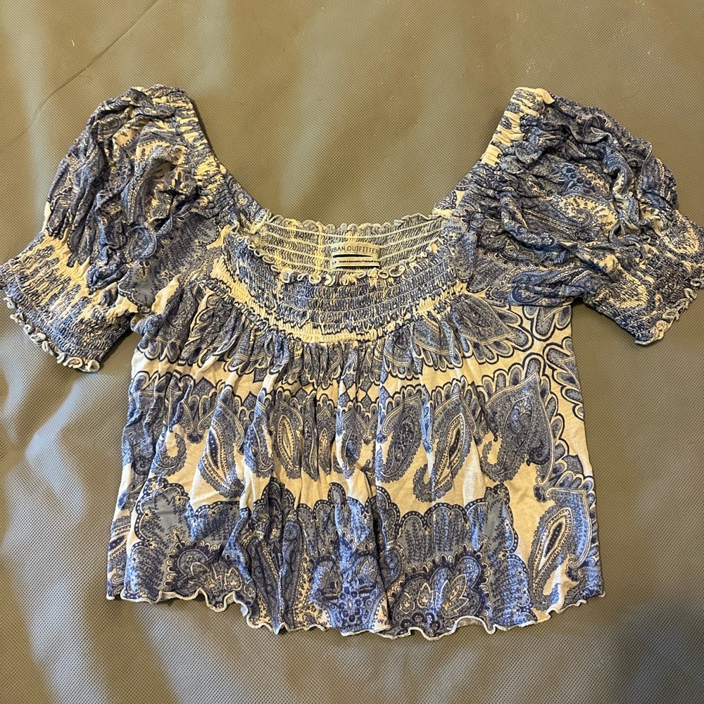 UO cropped flowy blouse